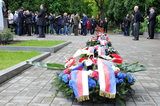 Smuteční věnce jako výraz úcty k padlým vojákům