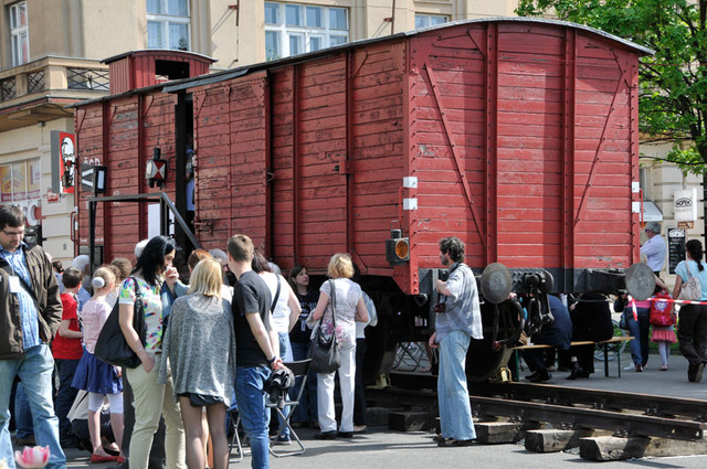 K velmi působivým zážitkům pro mnohé z návštěvníků patřily interaktivní ukázky cesty časem v dobovém vagónu vlaku Paměti národa,  kterým byli často lidé přepravováni do koncentračních táborů