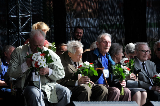 Část válečných veteránů, kteří vyprávěli své osobní příběhy dnešní gerneraci díky společnosti Post Bellum, kterou vede Mikuláš Kroupa
