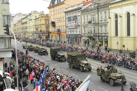 Na oslavách osvobození v Plzni se významně podílí i armáda