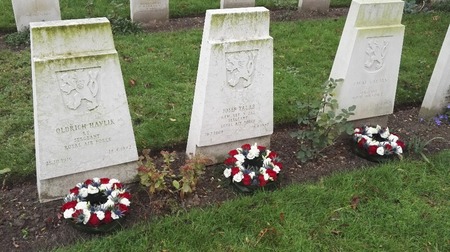 V Eindhovenu jsou pohřbeni seržanté Oldřich Havlík, Josef Taláb a Pavel Varjan