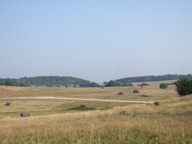 Tanková jednotka se rozvinuje do útočné sestavy