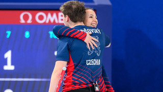 Po čtyřech prohrách k velkému vzestupu. Curleři Chabičovský s Zelingrovou zvládli olympijský debut se ctí