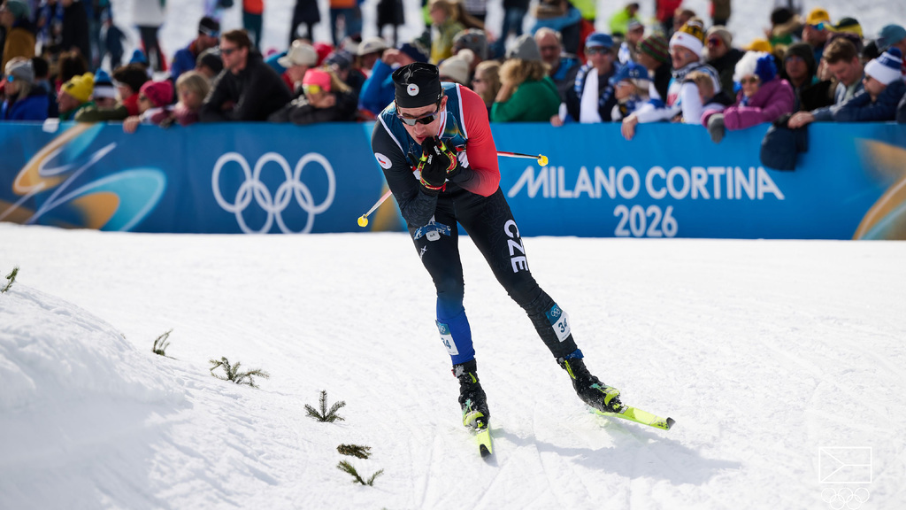 Klaebo zlomil olympijský rekord. Bauer s Ophoffem si na padesátce sáhli na dno
