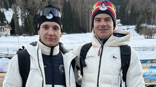 Týmový sprint v Teseru. Muži osmí, ženy doplatily na brzkou kolizi. Klaebo má 10. zlato