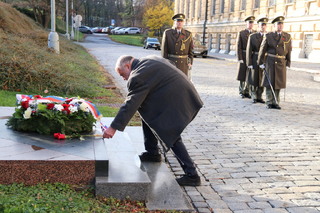 Z pietní vzpomínky na popravené absolventy Vysoké školy válečné