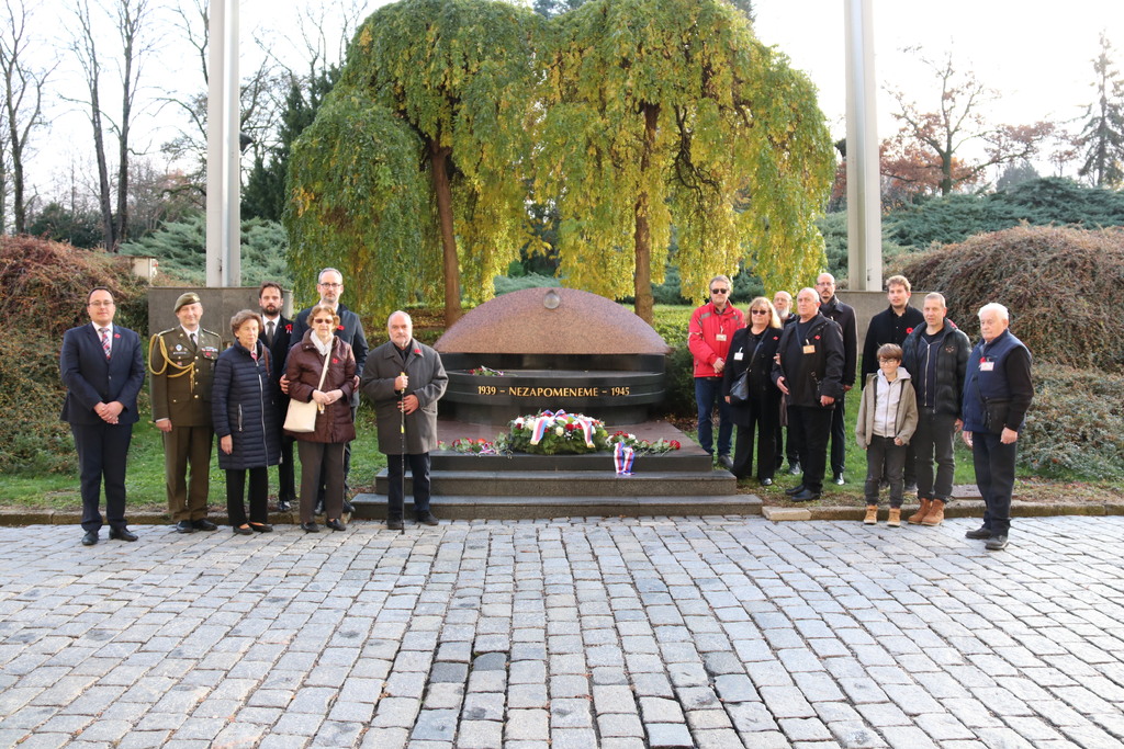 Z pietní vzpomínky na popravené absolventy Vysoké školy válečné