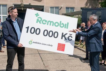 Projekt Remobil přinesl sto tisíc korun pro Jedličkův ústav a školy