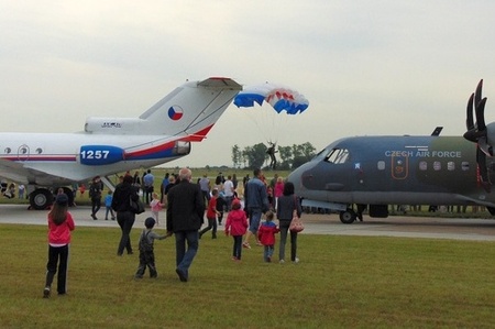 Děti si ve Kbelích užily konec školy s armádou