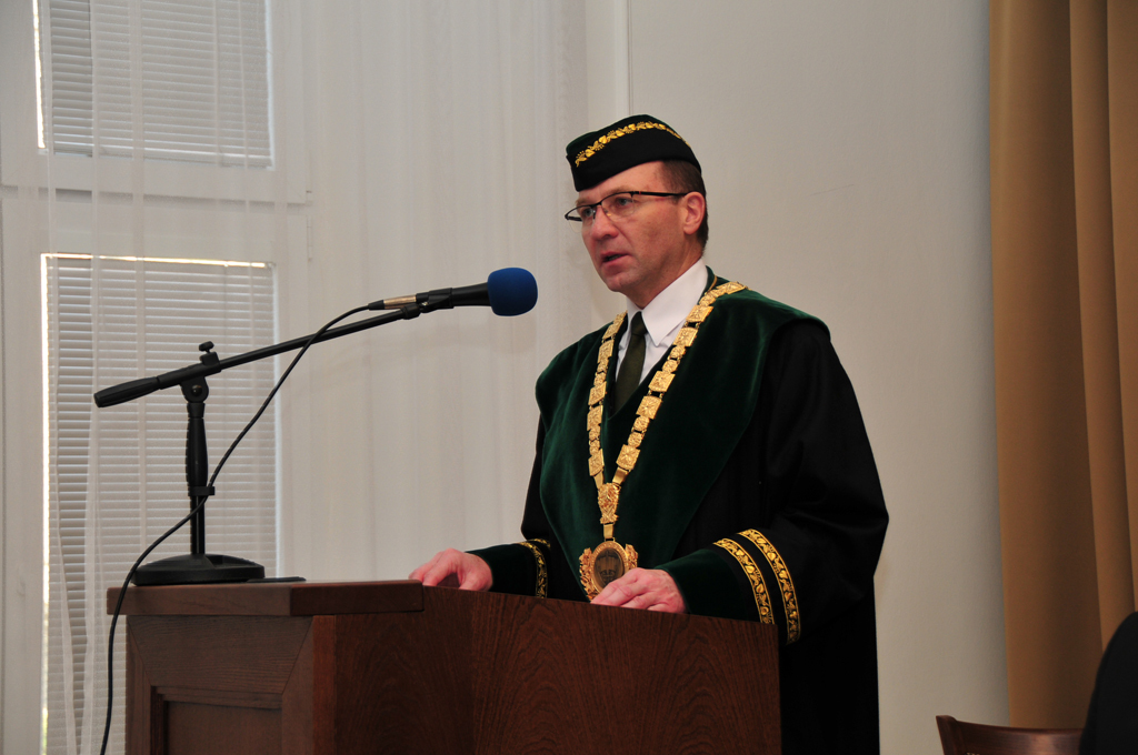 Rektor-velitel UO brigádní generál Bohuslav Přikryl při projevu 