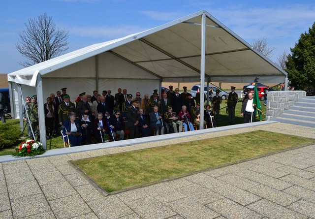 Hosté pietního aktu