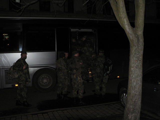 Nástup do autobusu a odjezd do výcvikového prostoru Libavá.