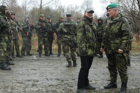 Poslankyně Jana Černochová navštívila záložníky na Libavé
