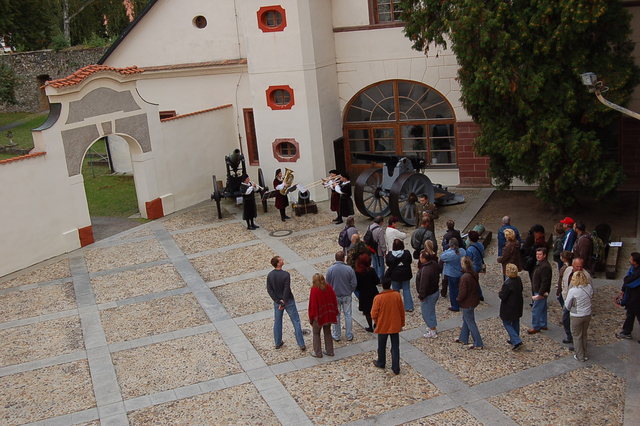 Komorní Hrádek 3