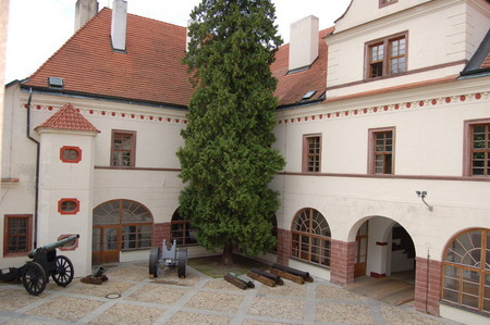 Komorní Hrádek 4