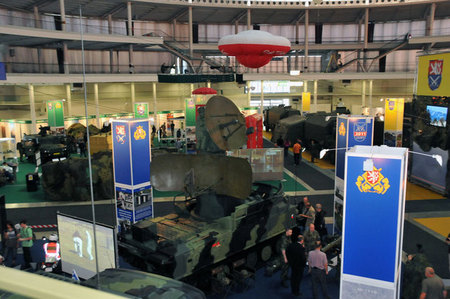 Pohled do výstavního kruhového pavilonu Z, kde byla umístěna expozice MO ČR