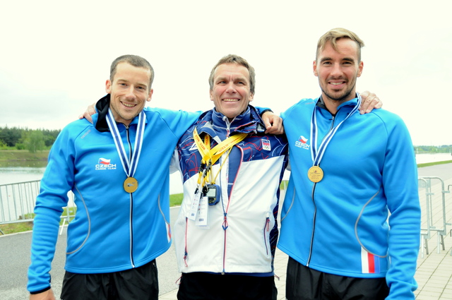 Jaroslav Radoň a Filip Dvořák se svým trenérem Liborem Dvořákem