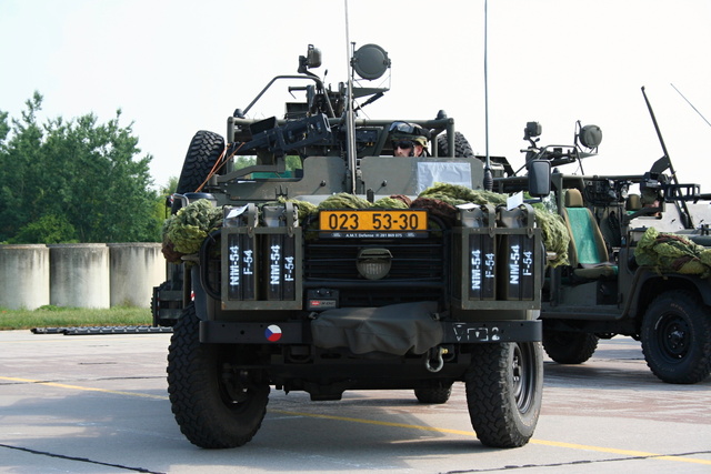 Kajmani čekající na naložení