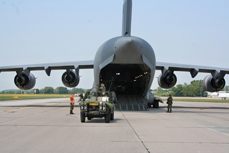 Chrudimské výsadkáře do Polska přepravily alianční C-17 Globemaster