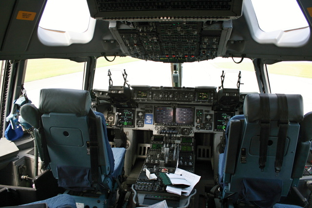 Pohled do kabiny impozantního Globemasteru
