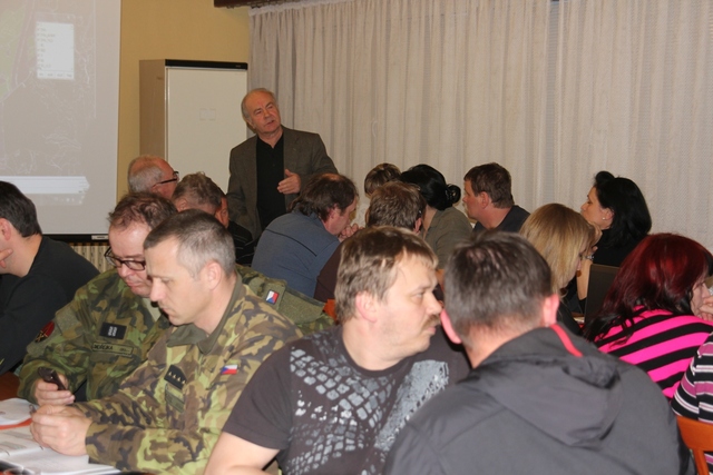  Během jednání padaly dotazy na proces  převodu samosprávy na novou obec