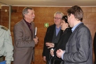  Senátor Tesařík v diskuzi s místními obyvateli