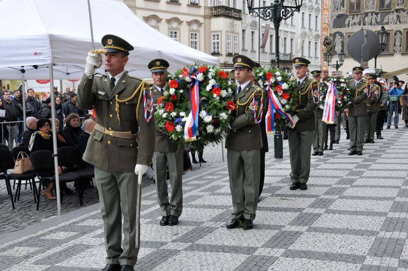 Zahájení pietní vzpomínky na padlé obránce Staroměstské radnice v Praze