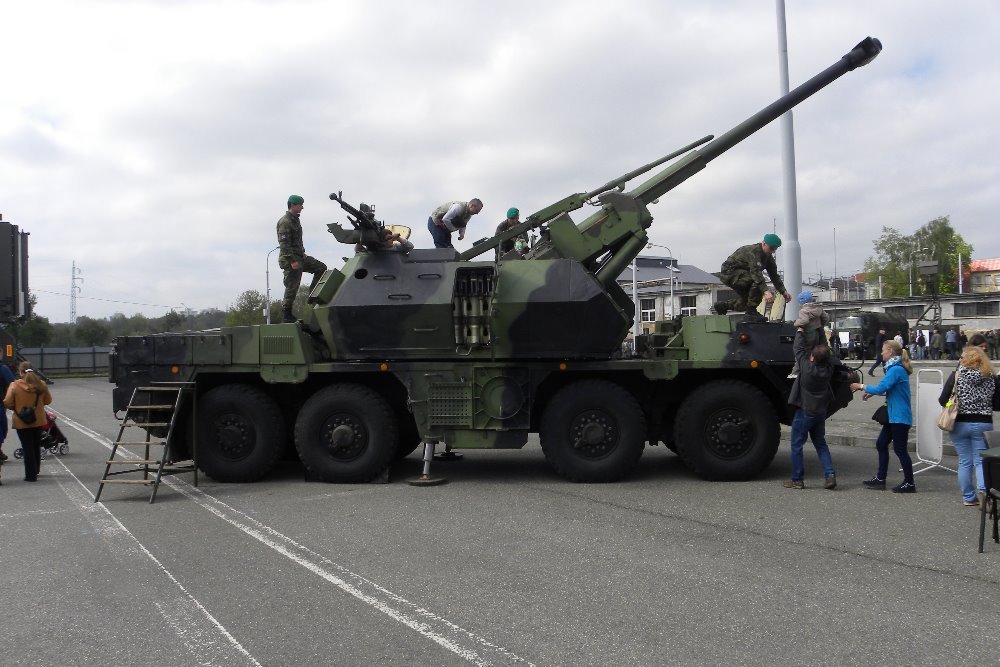 V areálu DEPO 2015 návštěvníci mohli mimo jiné zhlédnout statické ukázky techniky a zbraní Armády České republiky
