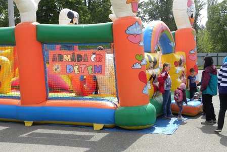 V areálu DEPO 2015 návštěvníci mohli mimo jiné zhlédnout statické ukázky techniky a zbraní Armády České republiky