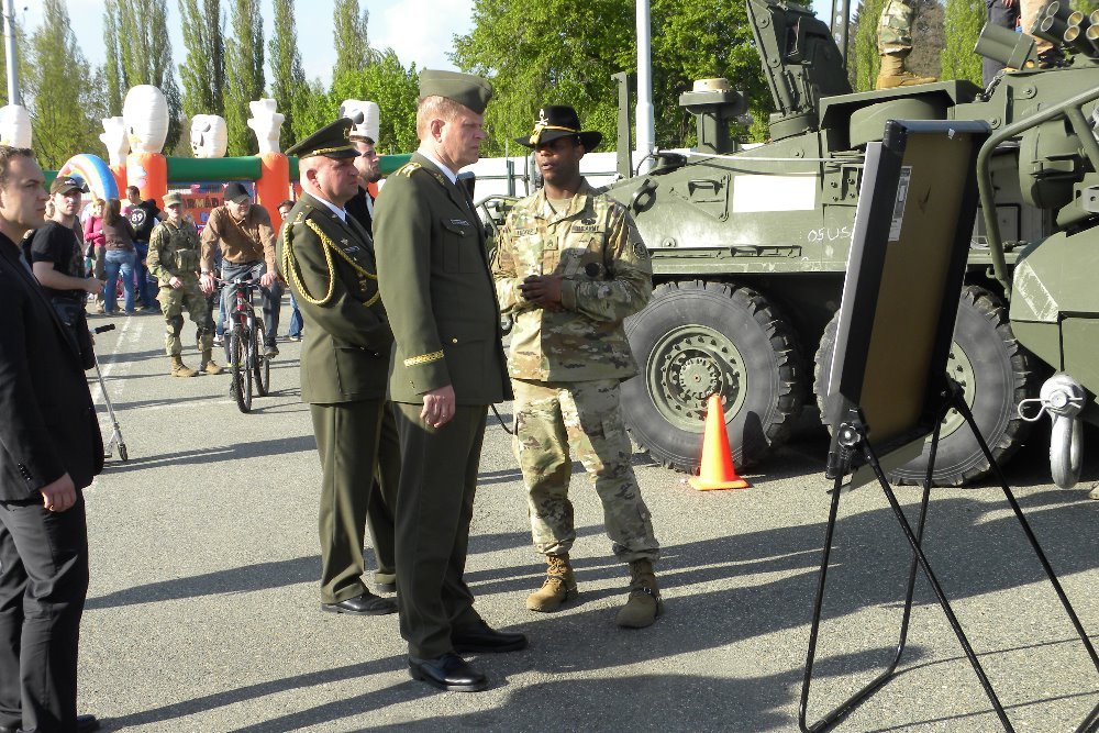 V areálu DEPO 2015 návštěvníci mohli mimo jiné zhlédnout statické ukázky techniky a zbraní Armády České republiky