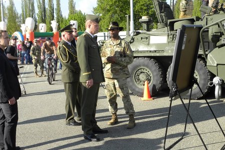 V areálu DEPO 2015 návštěvníci mohli mimo jiné zhlédnout statické ukázky techniky a zbraní Armády České republiky