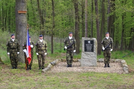 Lidé na Třebíčsku si připomněli památku výsadkářů z operace Spelter