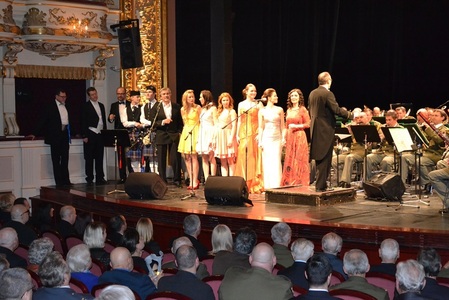 Na závěr koncertu zazpívali všichni účinkující společně