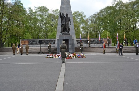 Památník Rudé armády v Komenského sadech v Ostravě