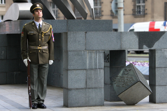 Pieta u památníku padlých československých letců 1939 - 1945