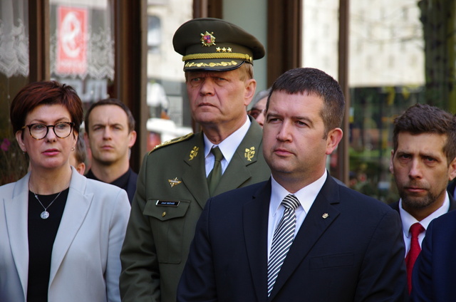 Přítomní hosté, včetně NGŠ Josefa Bečváře