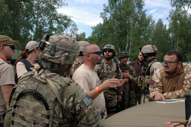 Porada štábu před výjezdem patroly