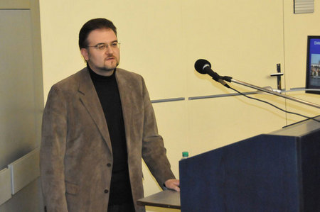 Doktor Karel Straka z Vojenského historického ústavu seznámil účastníky Kuncova memoriálu 2013 s vojenskou pozicí Československé republiky v Evropě mezi dvěma světovými válkami
