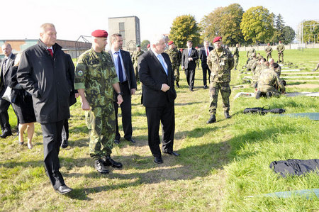 Hosté zhlédli část výcviku prostějovských vojáků 102.průzkumného praporu