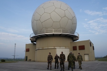 Ilustrační obrázek ke článkuČeši a Maďaři si vyměnili zkušenosti v oblasti ochrany vzdušného prostoru
