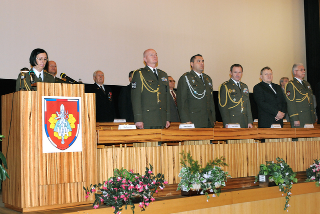 Slavnostního shromáždění se účastnil také druhoválečný veterán plk.v.v.Štefan Vlček (2.řada)