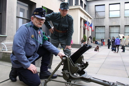 Na Žižkově bylo při Dni válečných veteránů živo