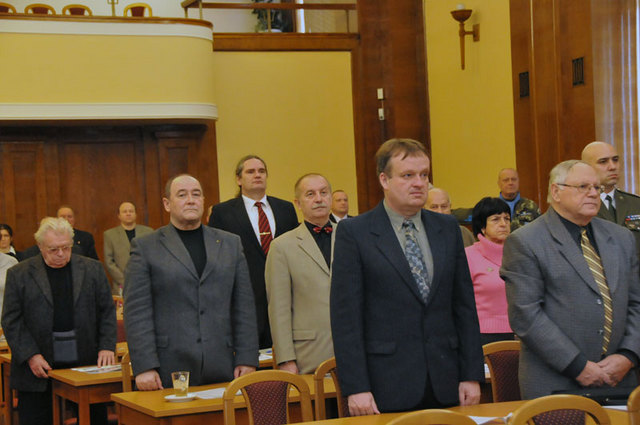 Účastníci setkání Sdružení válečných veteránů v Hlavním sále MO ČR 2