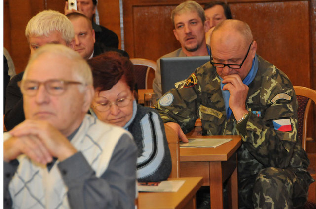 Účastníci setkání Sdružení válečných veteránů v Hlavním sále MO ČR 3