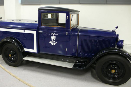 Poštovní automobil Škoda z roku 1932