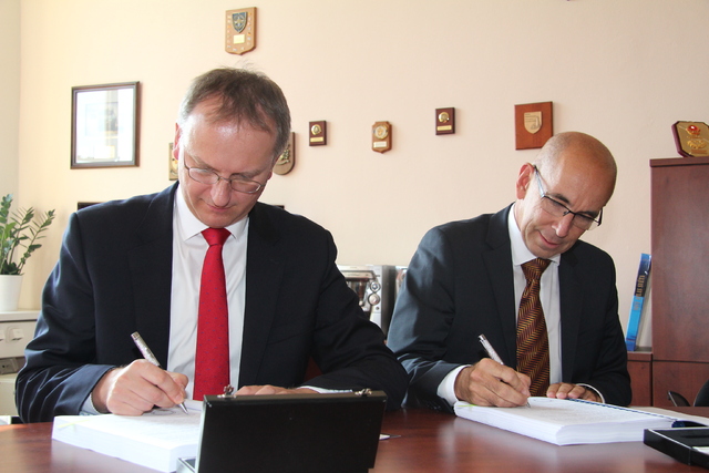 Podpis smlouvy na výstavbu datových úložišť pro MO