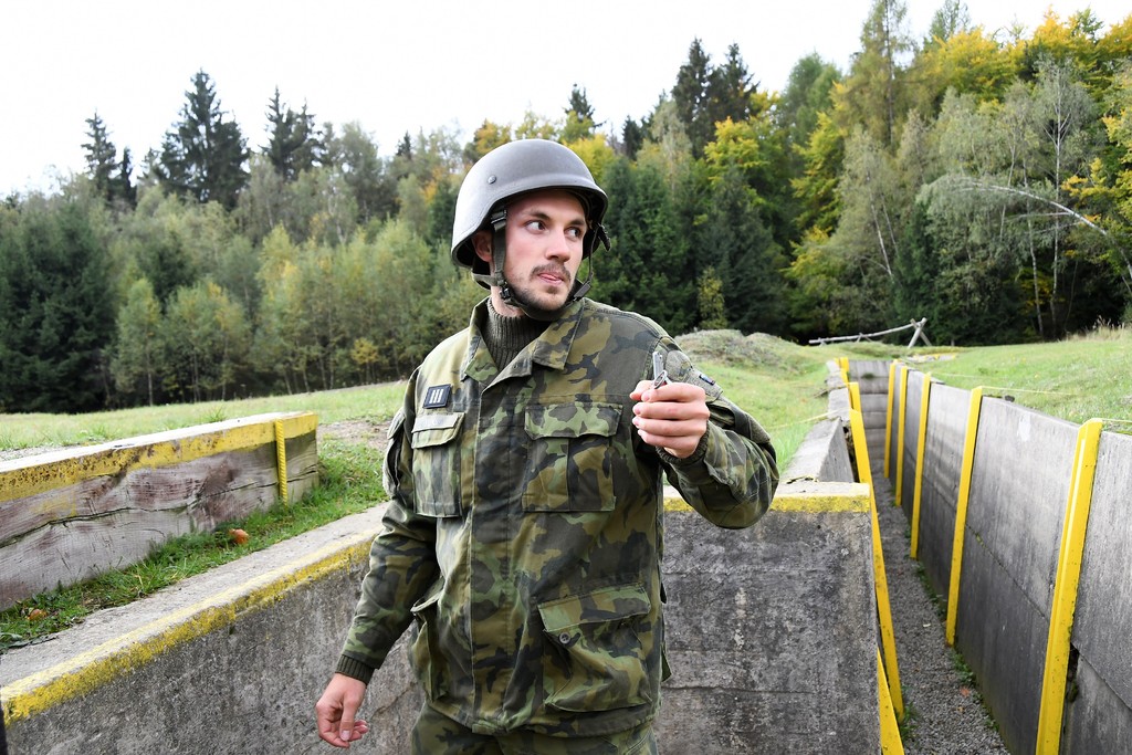 Martin Fuksa nácvik hodu granátem