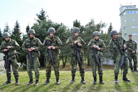 Střelba - David Svoboda, Jan Kuf, Ondřej Polívka, Barbora Špotáková, Natalie Dianová, Jakub Holuša