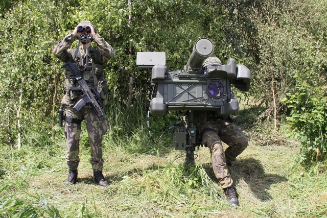 V palebném postavení českého družstva, vyzbrojeného protiletadlovým raketovým kompletem RBS-70