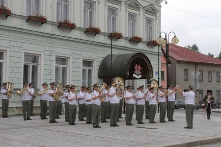Vojenská hudba Olomouc na náměstí